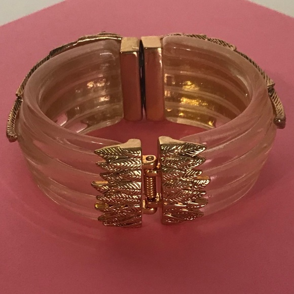 RARE Fly With Me Lucite Hinged Angel Wing Bracelet - Picture 6 of 11